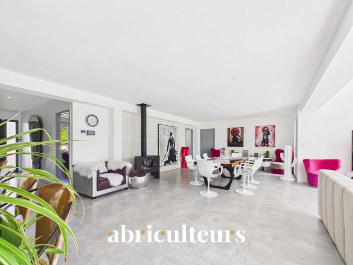 Image No.14-4 Bed House for sale