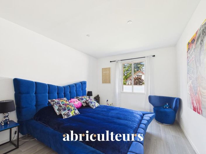 Image No.15-4 Bed House for sale