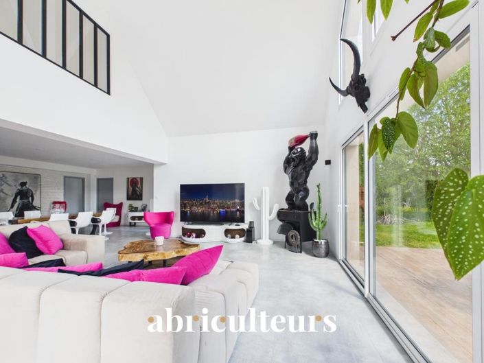 Image No.18-4 Bed House for sale