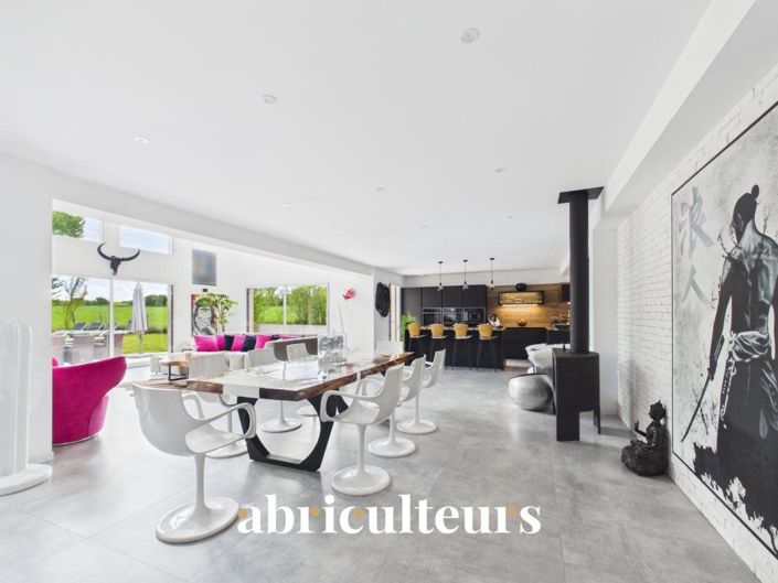 Image No.21-4 Bed House for sale