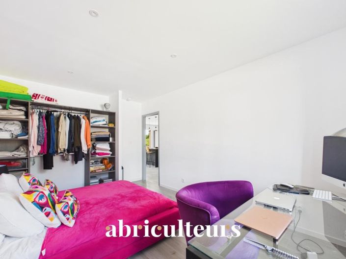 Image No.22-4 Bed House for sale