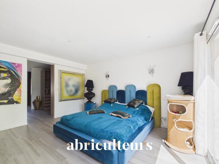 Image No.25-4 Bed House for sale