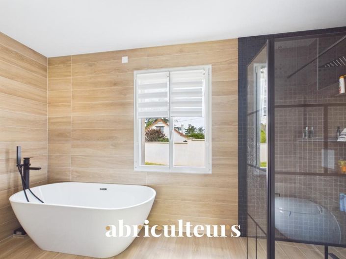 Image No.26-4 Bed House for sale