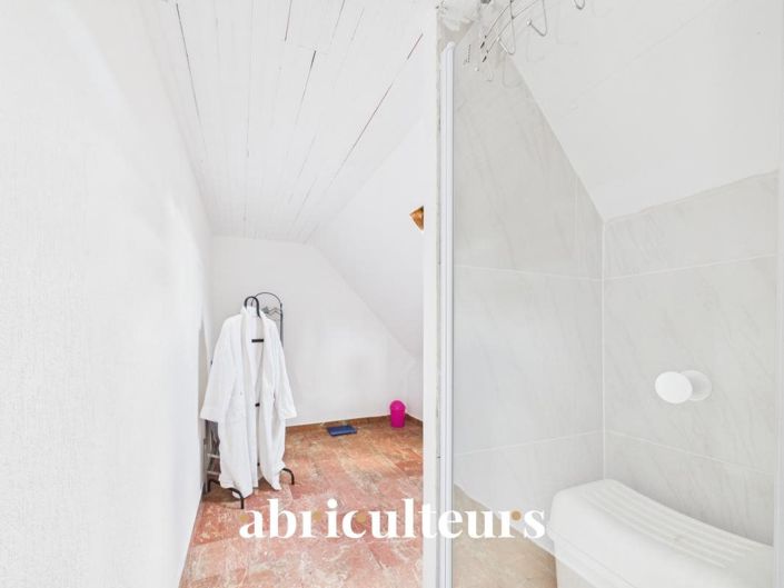 Image No.12-6 Bed House for sale