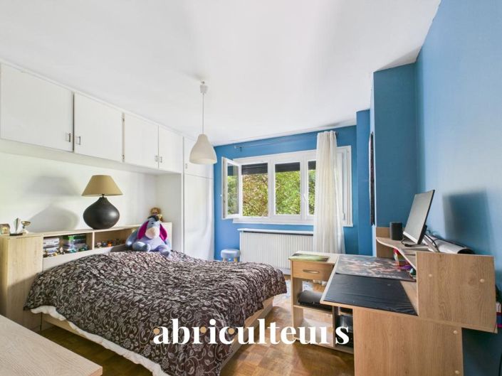Image No.14-6 Bed House for sale