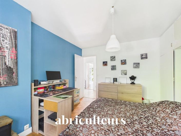 Image No.15-6 Bed House for sale