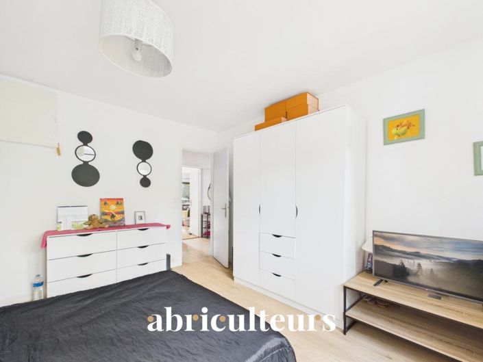 Image No.18-6 Bed House for sale