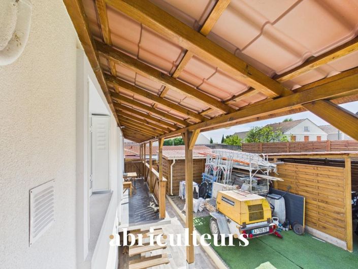 Image No.17-6 Bed House for sale