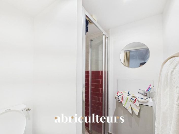Image No.20-6 Bed House for sale