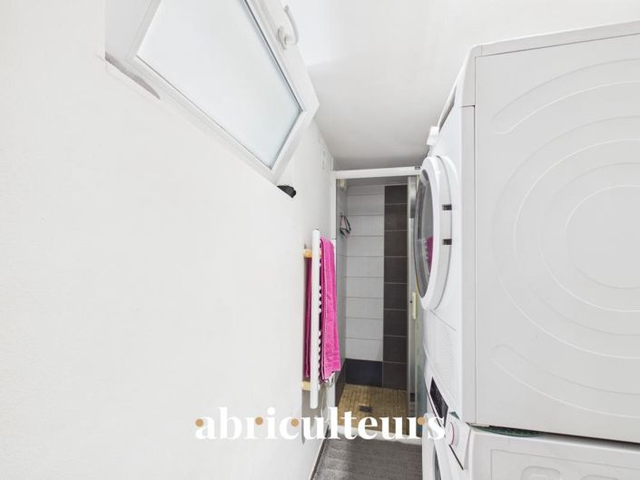 Image No.26-6 Bed House for sale