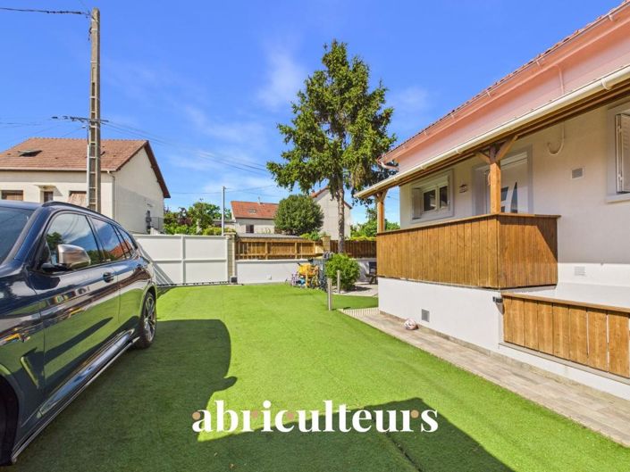 Image No.5-6 Bed House for sale