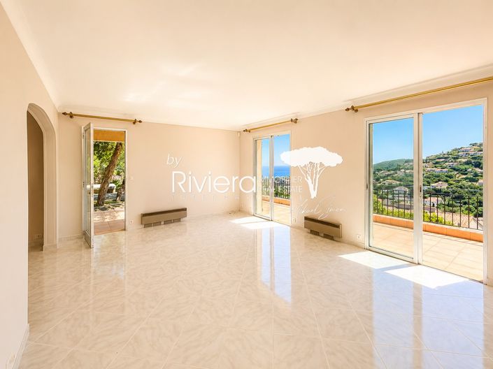 Image No.10-6 Bed House for sale