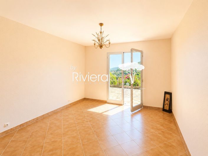 Image No.14-6 Bed House for sale