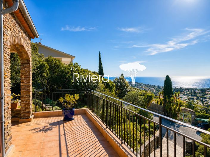 Image No.2-6 Bed House for sale