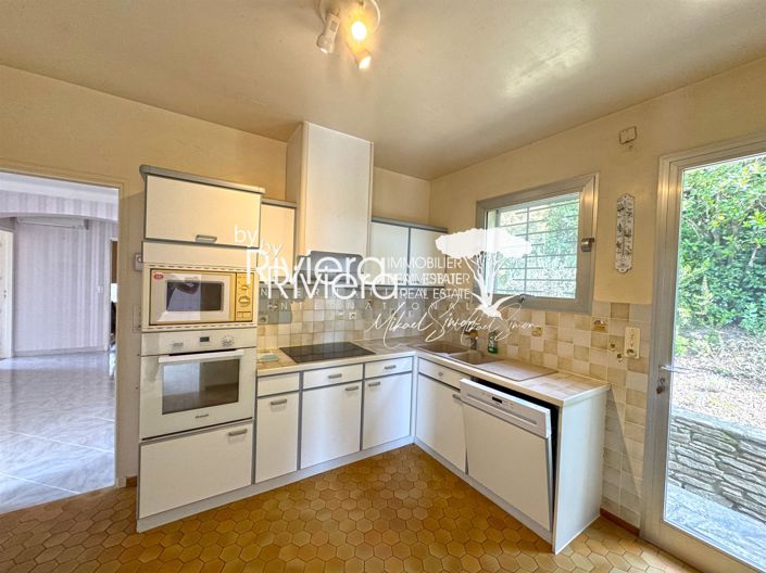 Image No.23-6 Bed House for sale