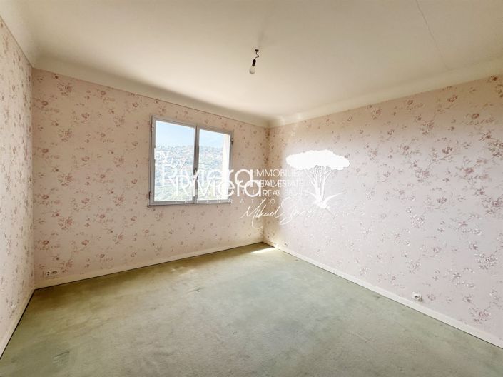 Image No.25-6 Bed House for sale