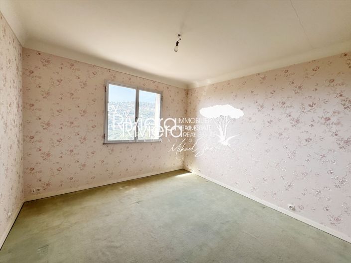 Image No.25-6 Bed House for sale