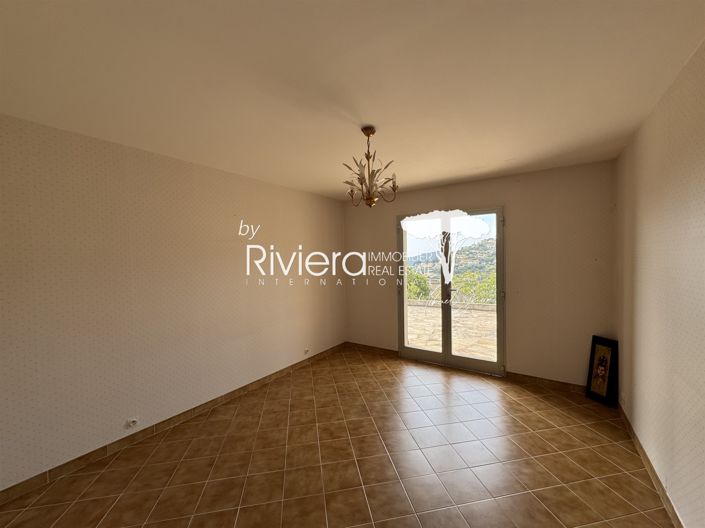 Image No.28-6 Bed House for sale