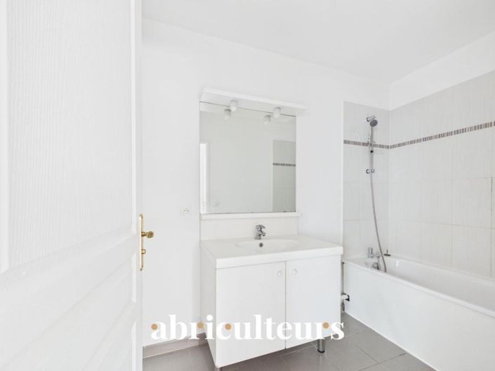 Image No.10-1 Bed Apartment for sale