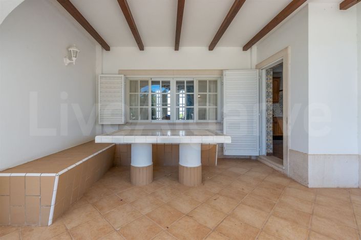 Image No.20-6 Bed House for sale