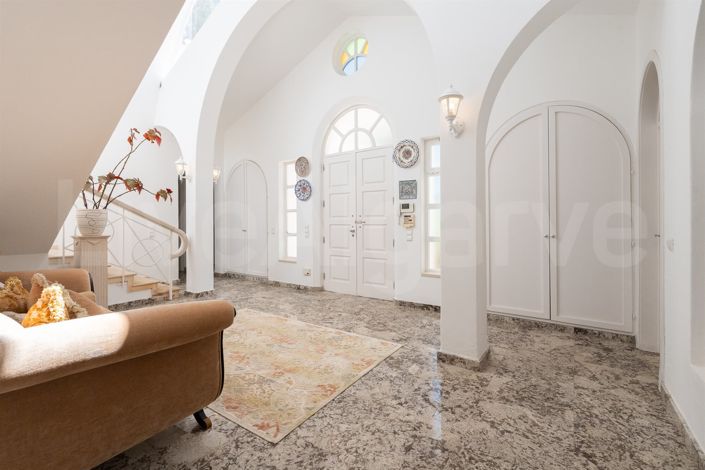 Image No.29-6 Bed House for sale