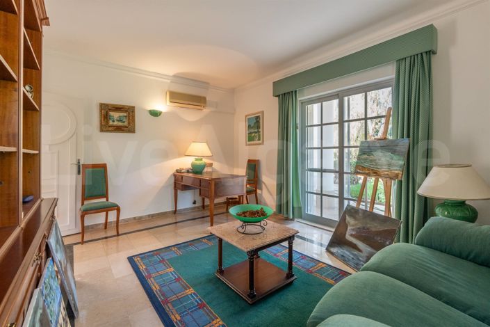 Image No.31-6 Bed House for sale