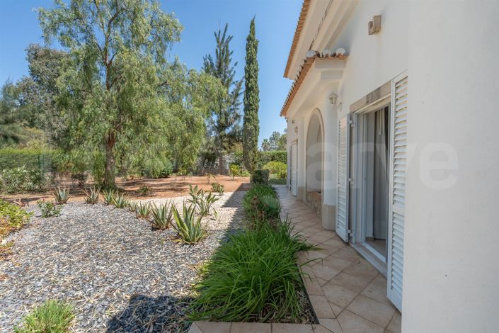 Image No.32-6 Bed House for sale