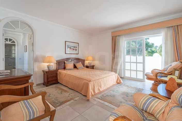 Image No.35-6 Bed House for sale