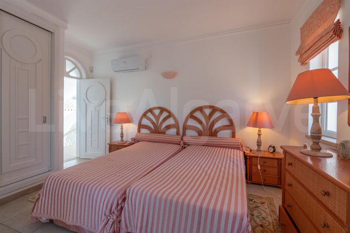 Image No.49-6 Bed House for sale