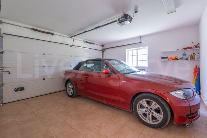 Image No.52-6 Bed House for sale