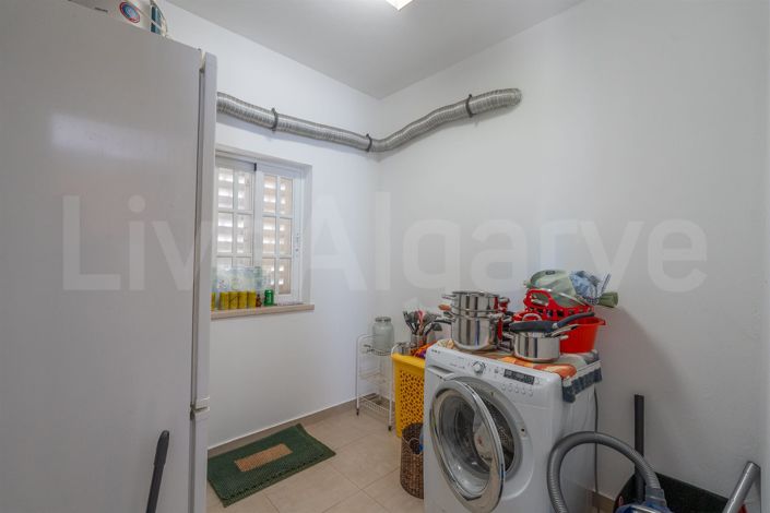 Image No.53-6 Bed House for sale