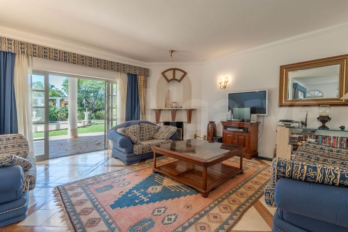 Image No.7-6 Bed House for sale