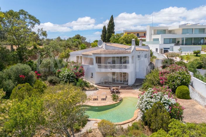 Sea View | Traditional Portuguese T4+1 Villa At Funchal For Sale | Lagos
