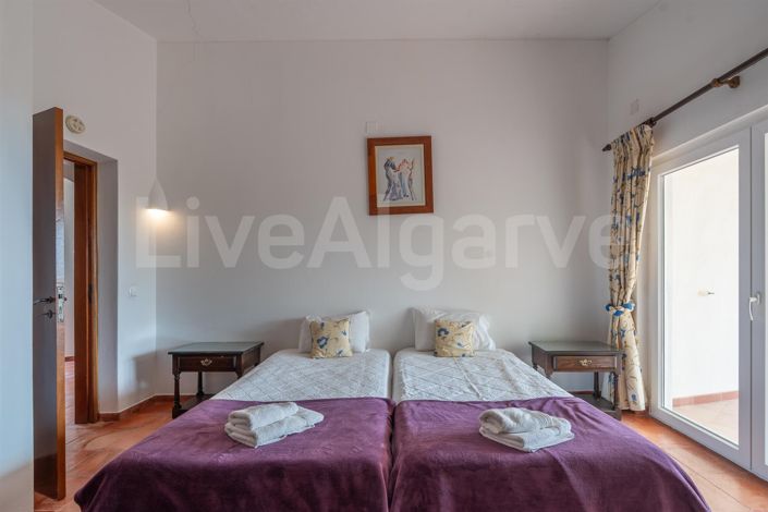 Image No.15-5 Bed House for sale