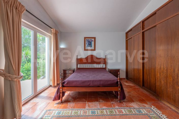 Image No.18-5 Bed House for sale
