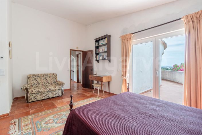 Image No.21-5 Bed House for sale