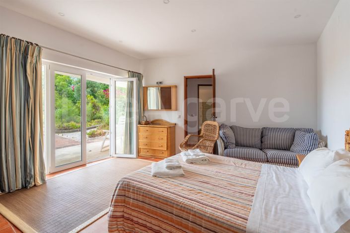 Image No.24-5 Bed House for sale