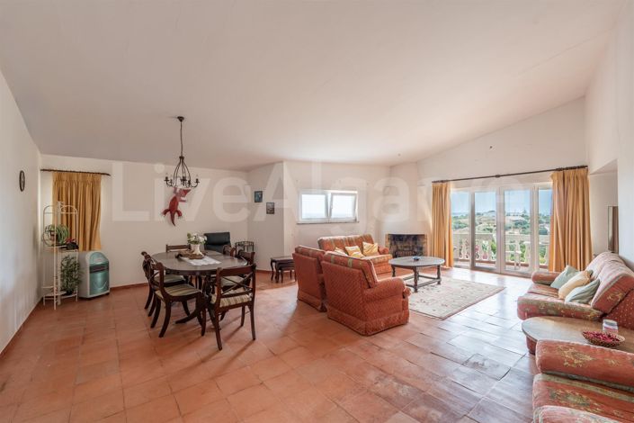 Image No.4-5 Bed House for sale