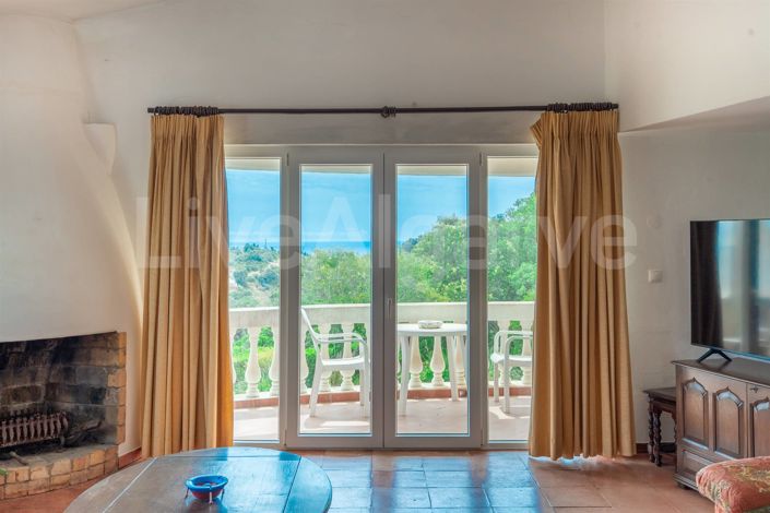 Image No.6-5 Bed House for sale