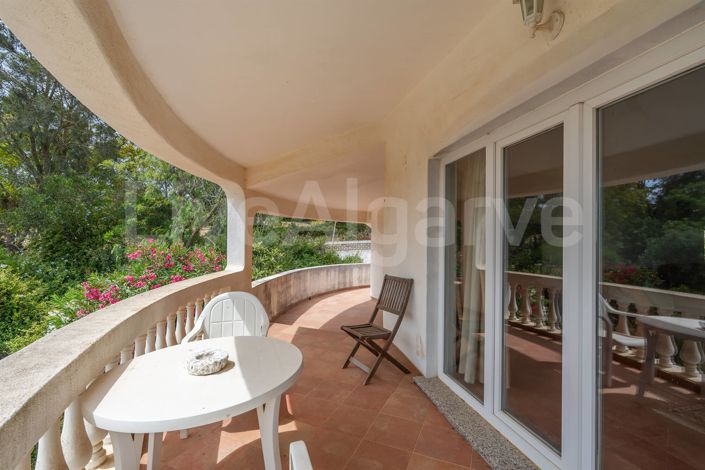 Image No.8-5 Bed House for sale