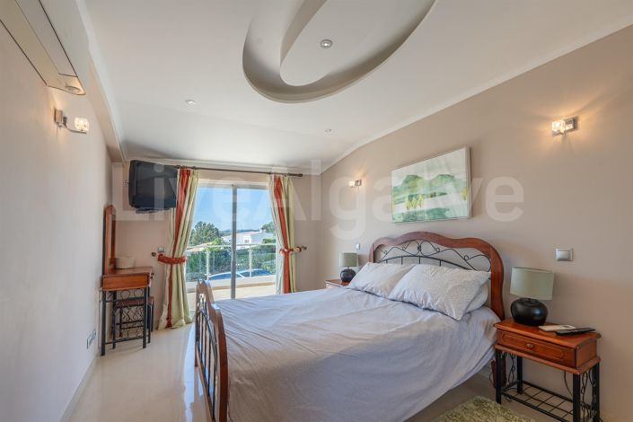 Image No.23-4 Bed House for sale