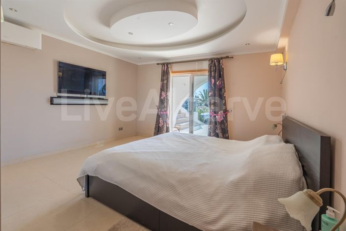 Image No.28-4 Bed House for sale