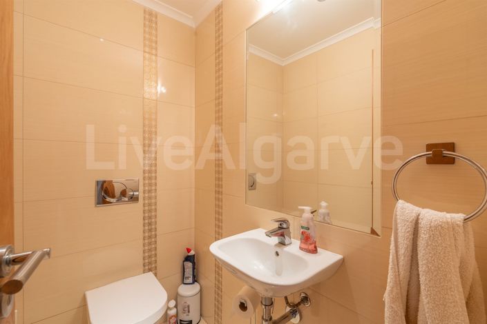 Image No.41-4 Bed House for sale