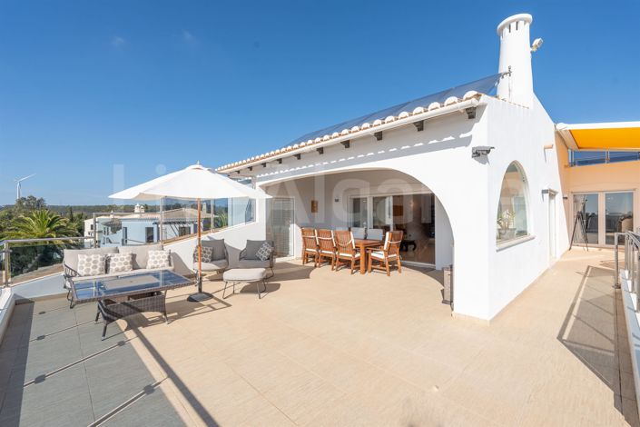 Image No.6-4 Bed House for sale