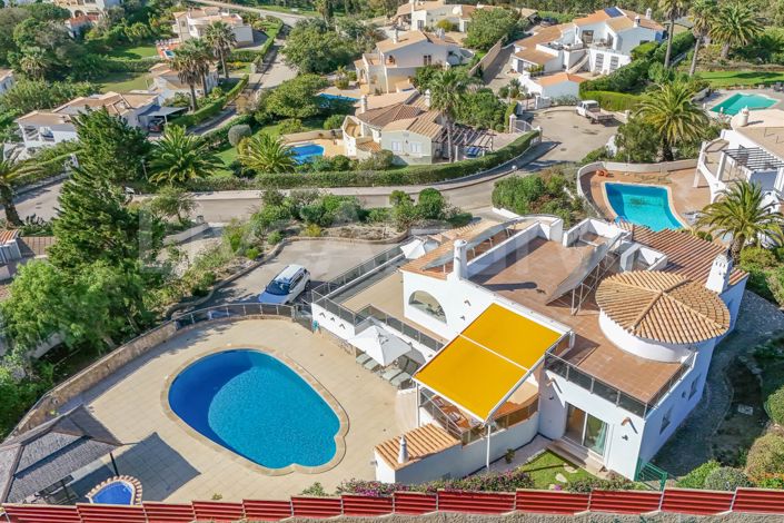 Image No.9-4 Bed House for sale