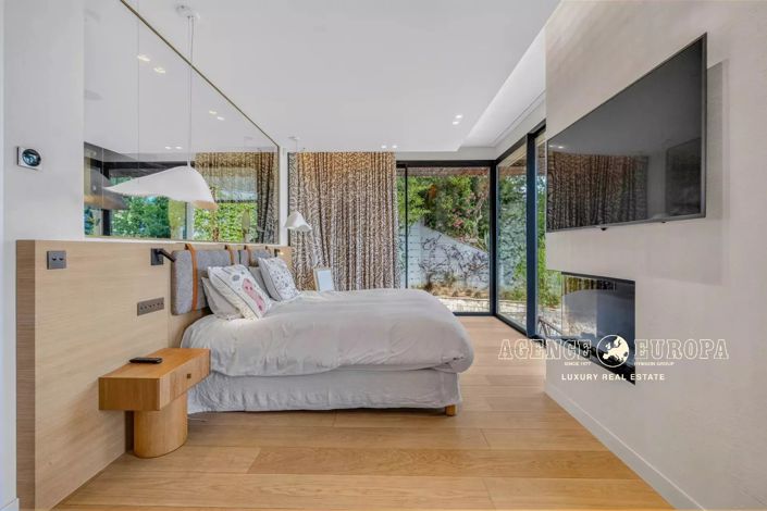 Image No.14-5 Bed House for sale