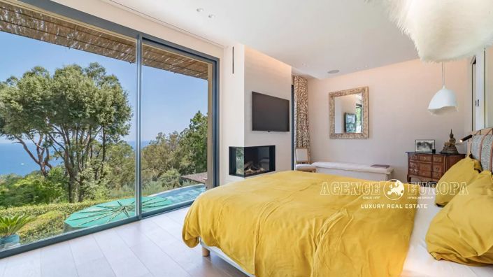 Image No.15-5 Bed House for sale
