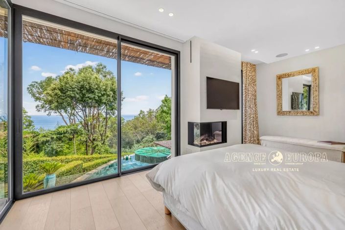 Image No.17-5 Bed House for sale