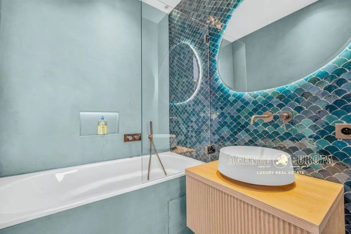 Image No.20-5 Bed House for sale