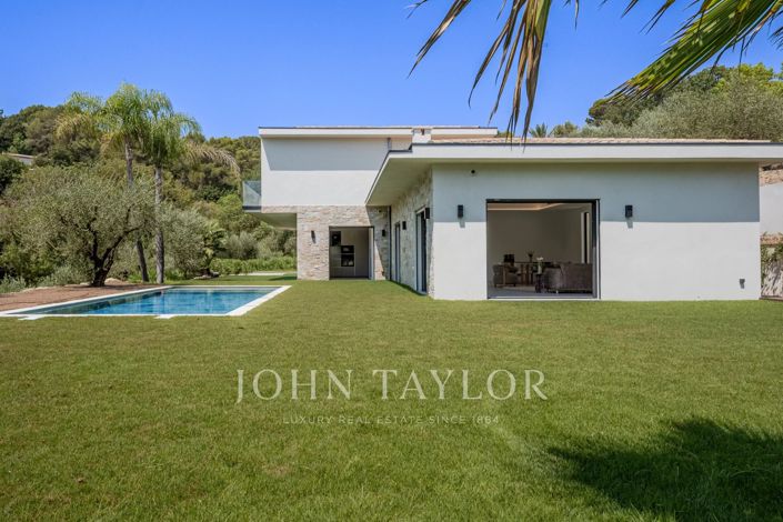 Image No.18-4 Bed House for sale